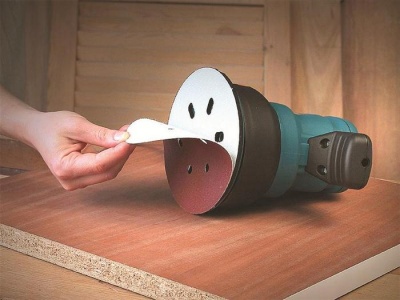 Круг абразивный шлифовальный на липучке 8 отверстий Ø125 P180 (УПАКОВКА ПО 100ШТ) Круг абразивный шлифовальный на липучке 8 отверстий Ø125 P180 (УПАКОВКА ПО 100ШТ)